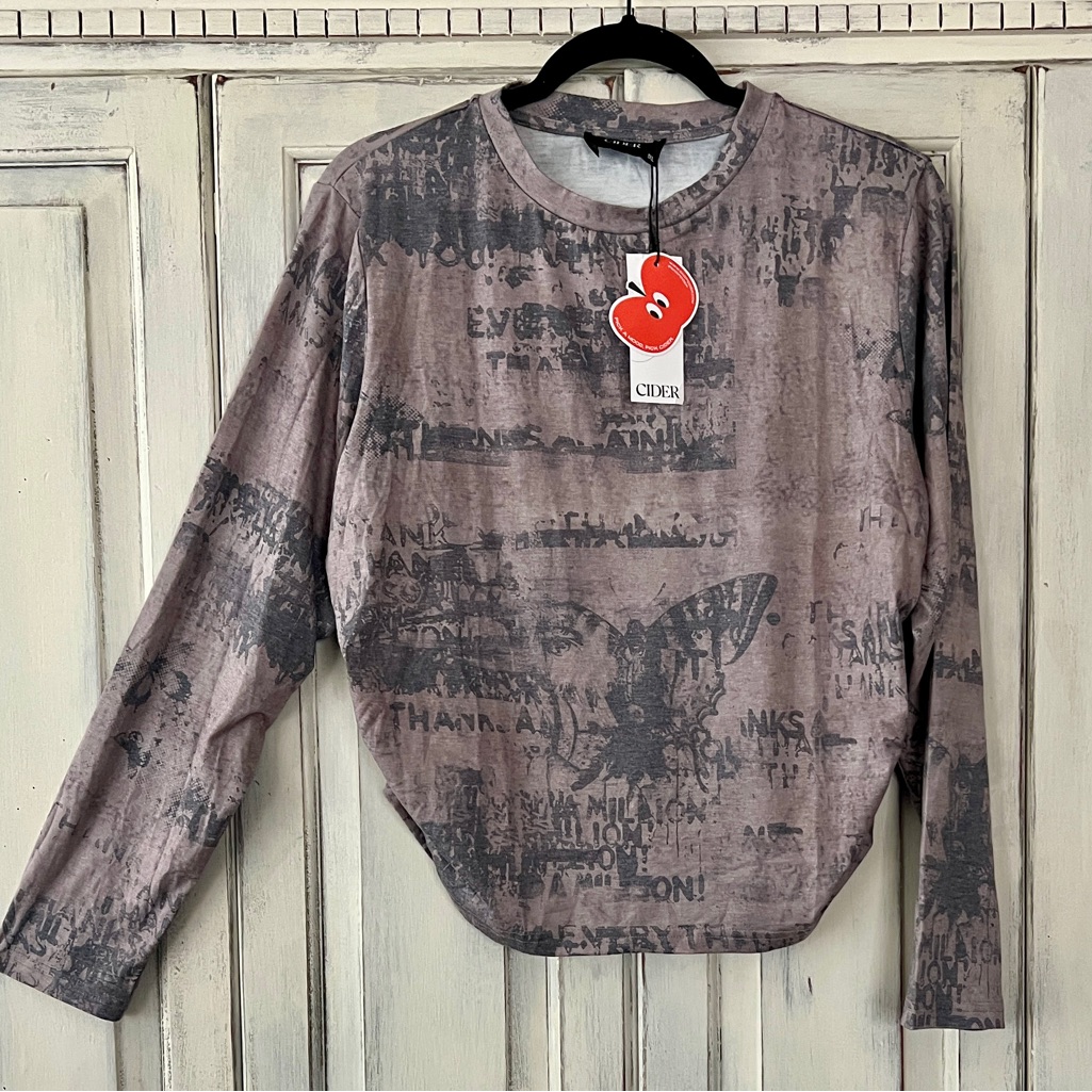 Nwt Cider Vintage Inspired Long Sleeve Top With Side Ruching In Gray/Taupe 1x — image 4 of 8